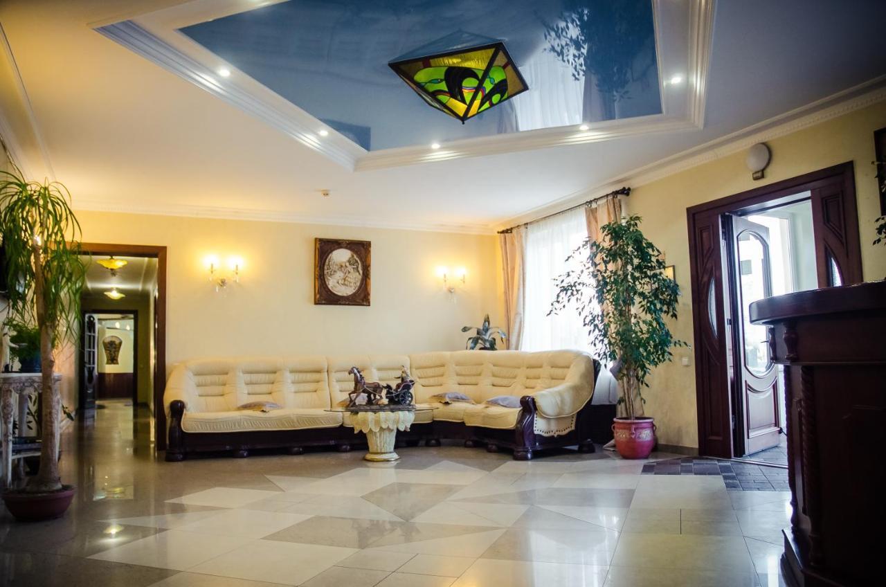 Готель Софія Dolyna Exteriör bild